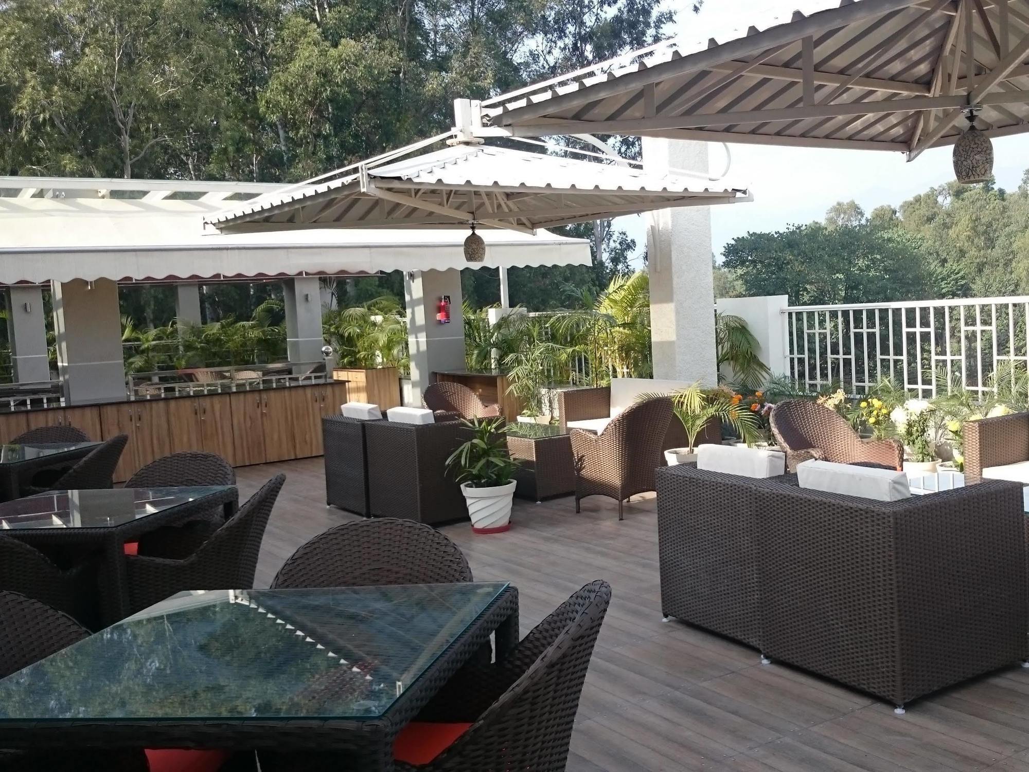 Imperial Clarks Inn Dehradun Luaran gambar